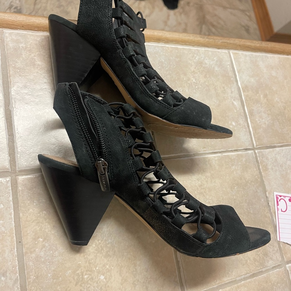 Sandals - Picture 7 of 7